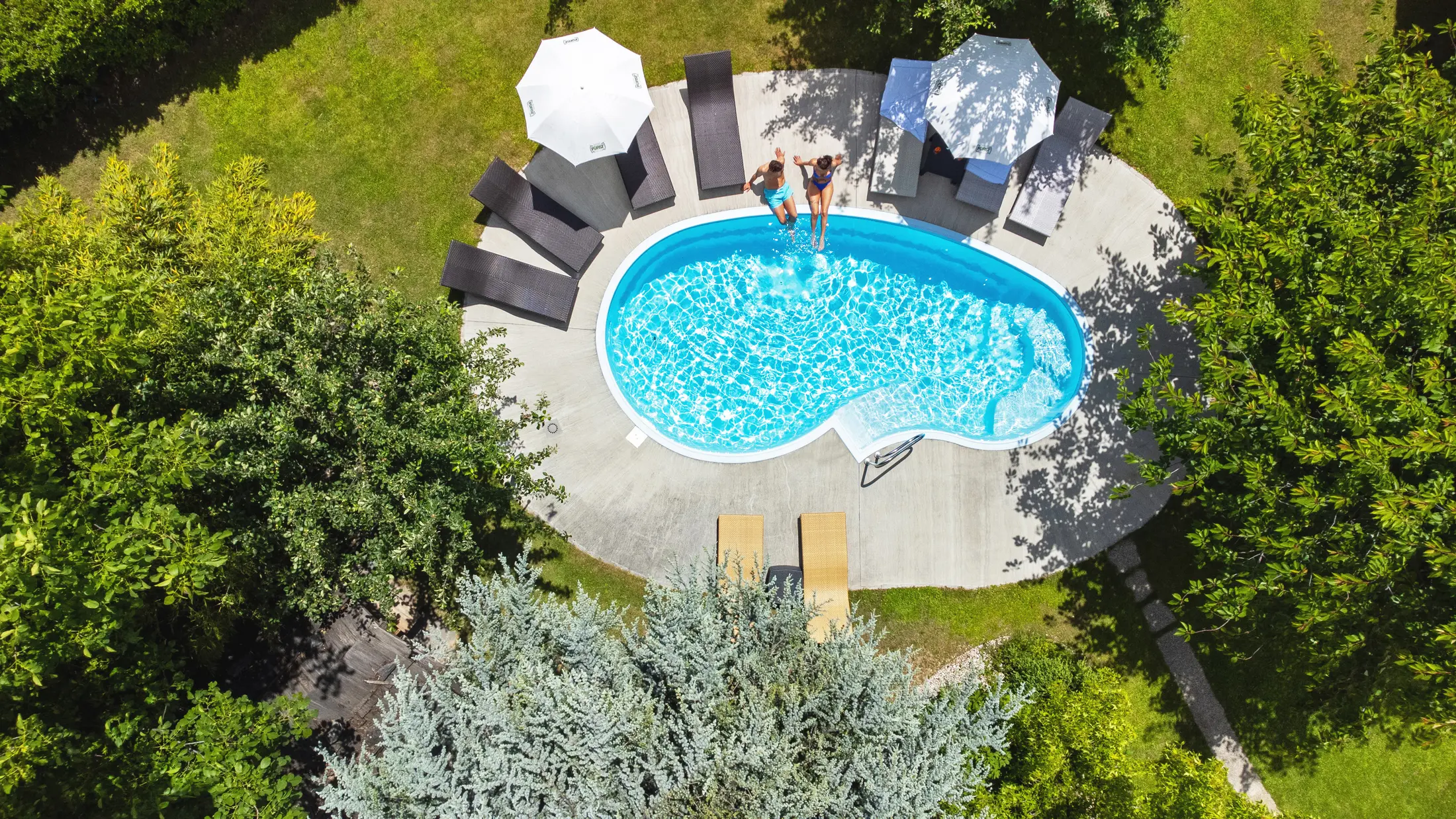 Außenpool des Parkhotel zur Linde von oben